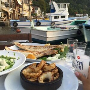 Anadolu Kavağı Balık: Taze Deniz Ürünleri ile Dolu Bir Sofra