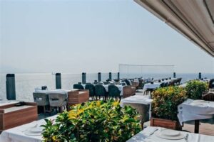 Yoros Cafe: Manzarasıyla Göz Kamaştıran Lezzet Durakları